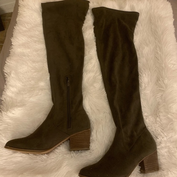 Over the knee boots - Picture 4 of 6